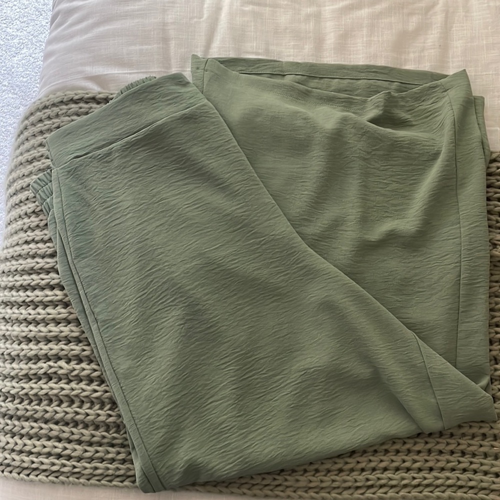 Adrianna Papell Pull on Crop Wide Leg Pants NWOT